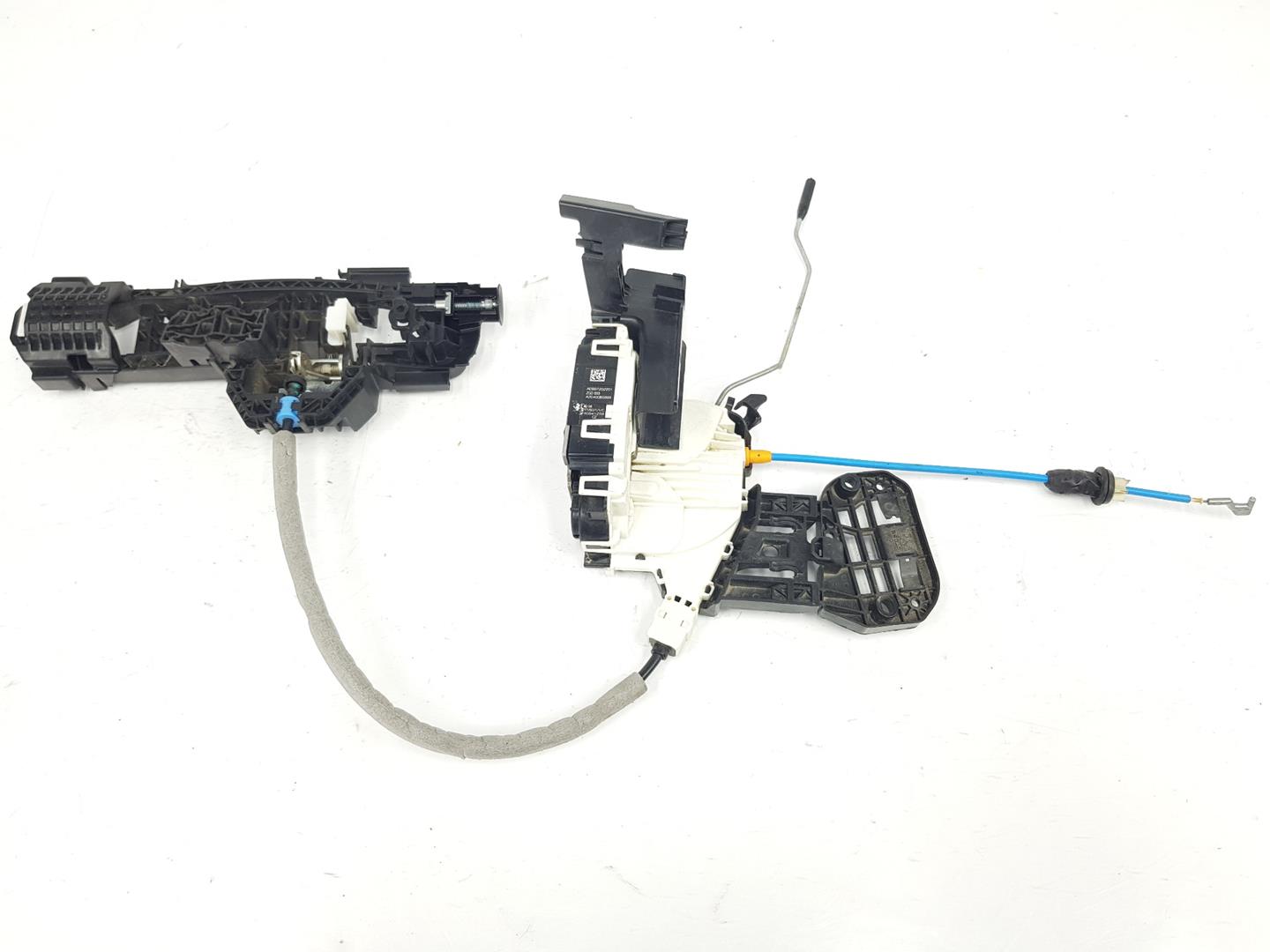 MERCEDES-BENZ CLA-Class C117 (2013-2016) Front Right Door Lock A1667200435 20462208