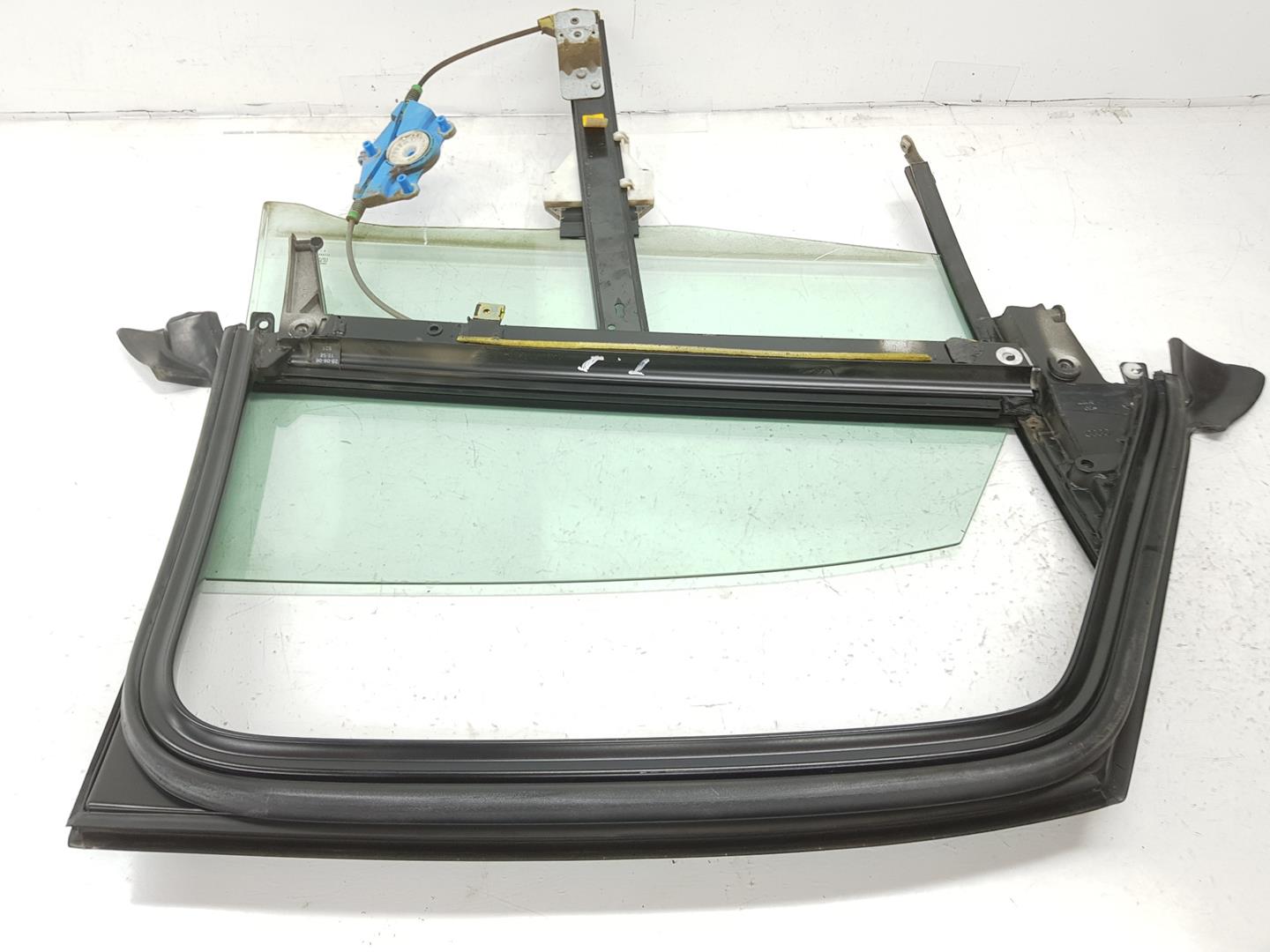 AUDI A4 B7/8E (2004-2008) Rear left door window lifter 8E0839461C,8E0839461C 19931966