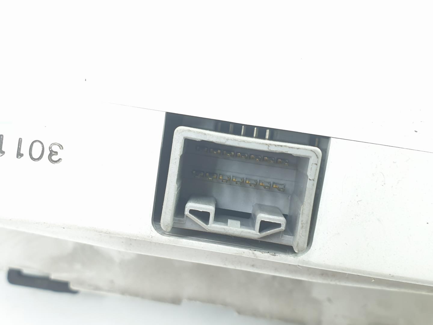 Pantalla multifunción 1KDFTV 8329060260 de Toyota Land cruiser 2002-2009 163 CV con 179604 km - pieza usada