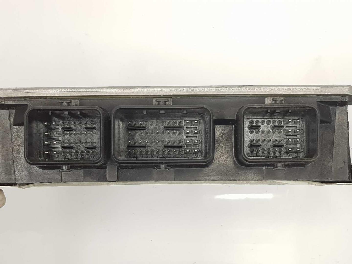 KIA Carnival UP/GQ (1999-2006) Μονάδα ελέγχου κινητήρα ECU 39110\\xa03Y885 19661437