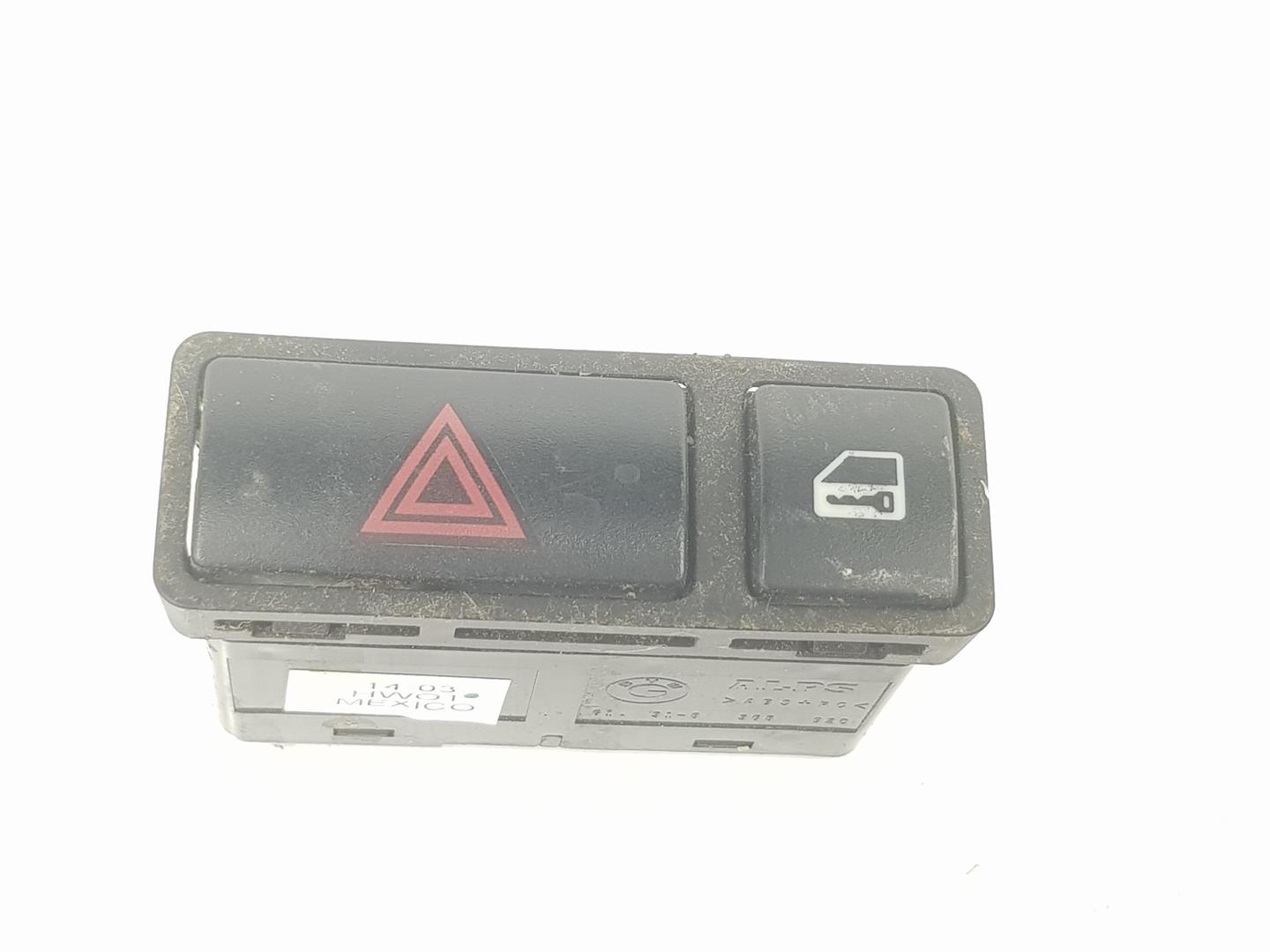 BMW 3 Series E46 (1997-2006) кнопка опасности 61318368920, 8368920 20977498