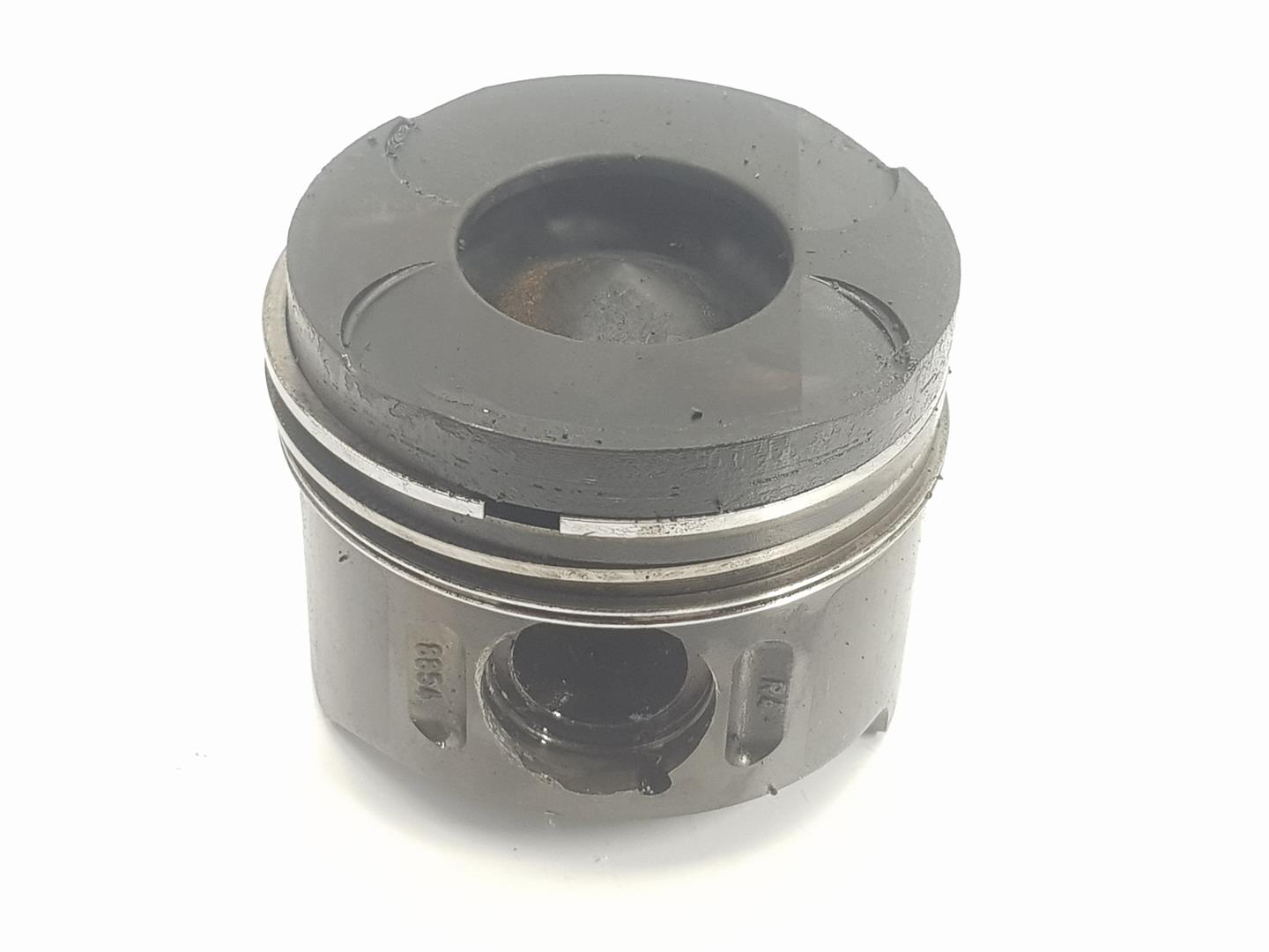 MERCEDES-BENZ Vito W638 (1996-2003) Piston A6110300717, PISTON611980, BULON30M.M. 19910246