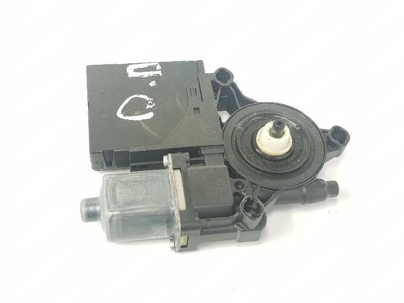 VOLKSWAGEN Passat B7 (2010-2015) Moteur de commande de vitre de porte avant droite 3AA959702A, 3AA959702A 19702397