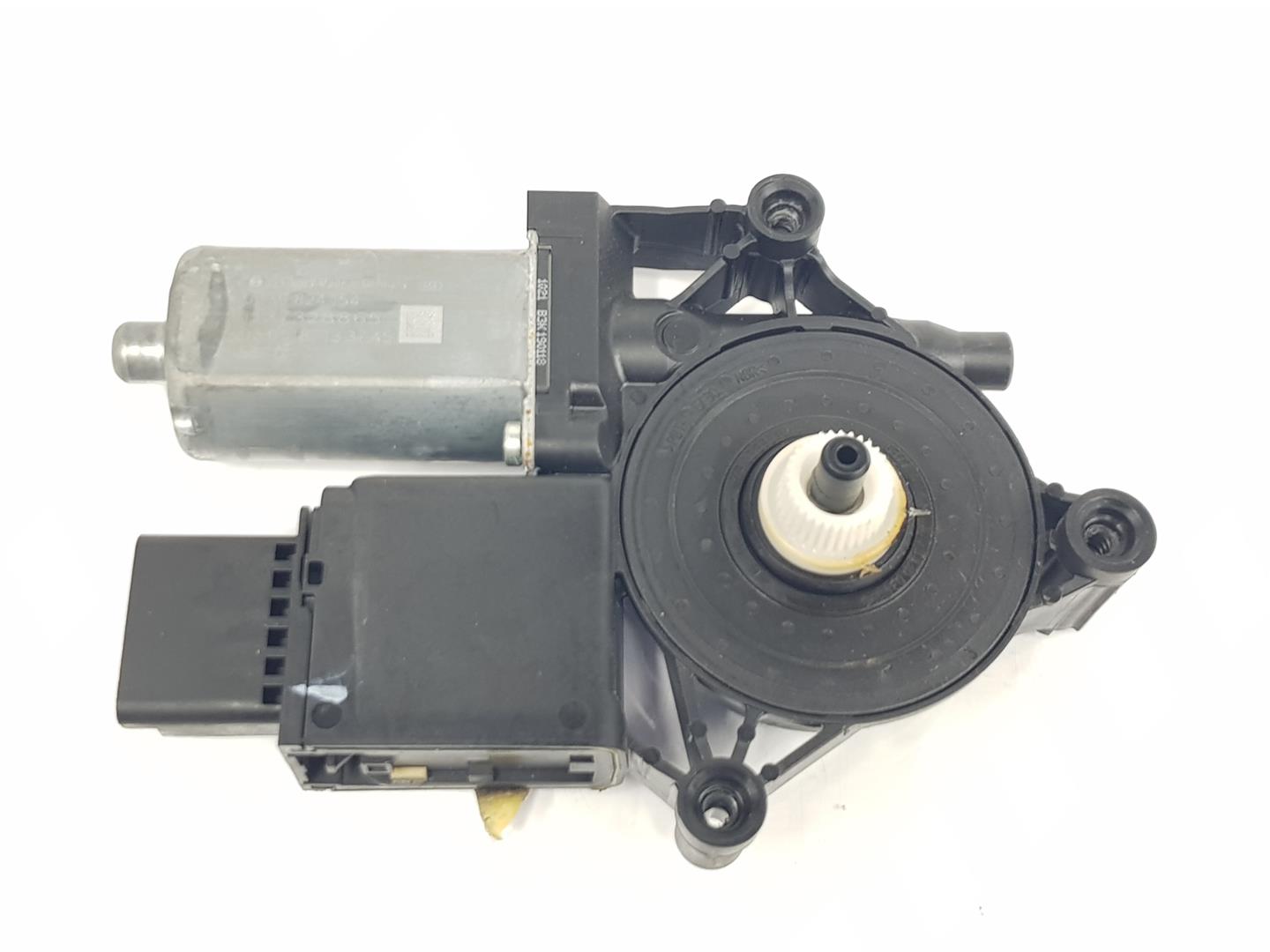 OPEL Grandland X 1 generation (2017-2023) Rear Right Door Window Control Motor 9815642380, 0130824154 24143978