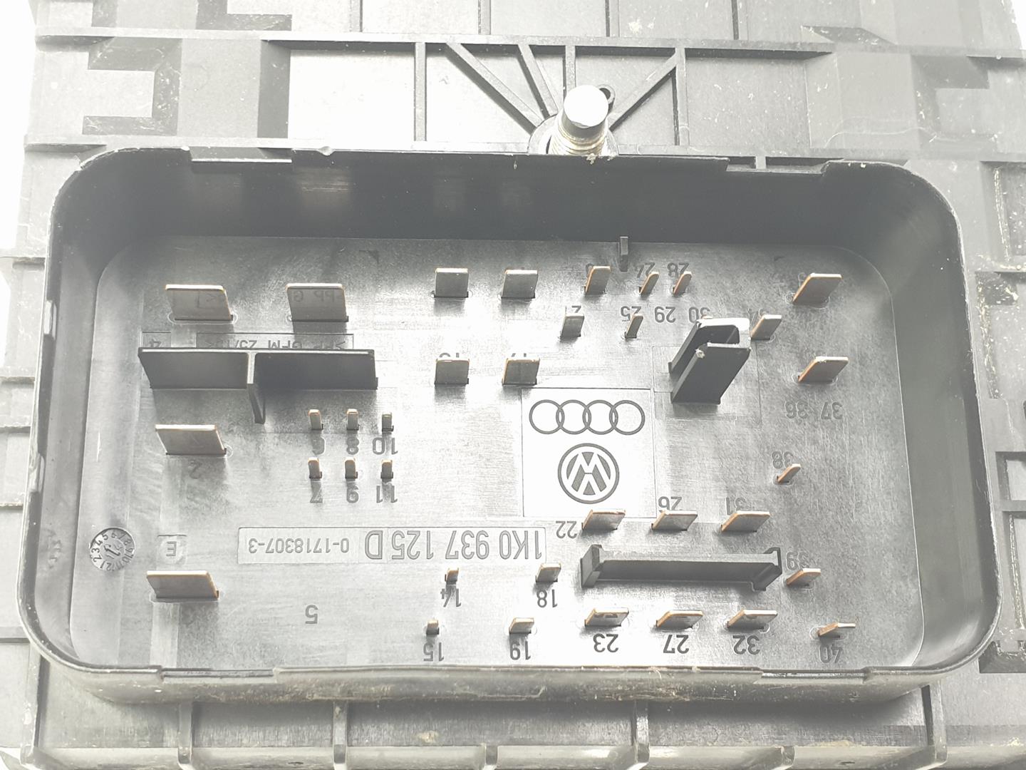 VOLKSWAGEN Scirocco 3 generation (2008-2020) Fuse Box 1K0937629A, 1K0937125D 24833812