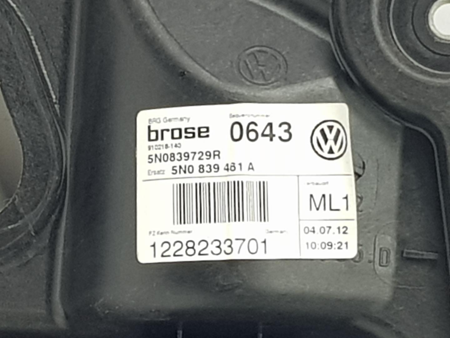 VOLKSWAGEN Tiguan 1 generation (2007-2017) Galinių kairių durų stiklo pakelėjas 5N0839461A,5N0839461A 20613612