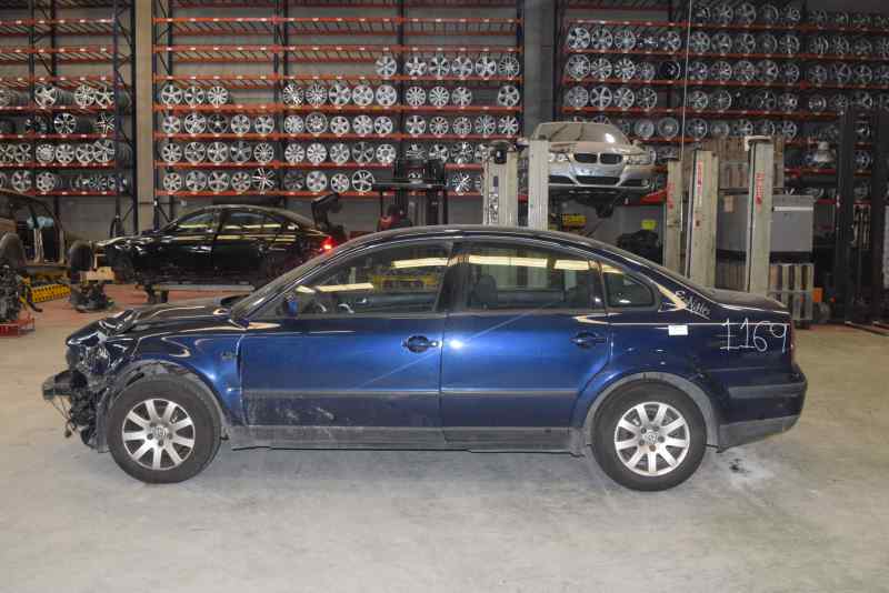 VOLKSWAGEN Passat B5 (1996-2005) Външна дръжка на задна лява врата 3B0837207F, 3B0837207F, AZUL 19554218