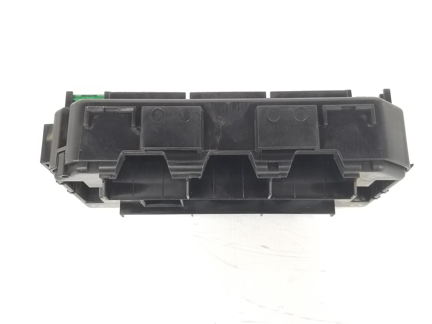 BMW 4 Series F32/F33/F36 (2013-2020) Sikringsboks 61149337879,9337879 24191432