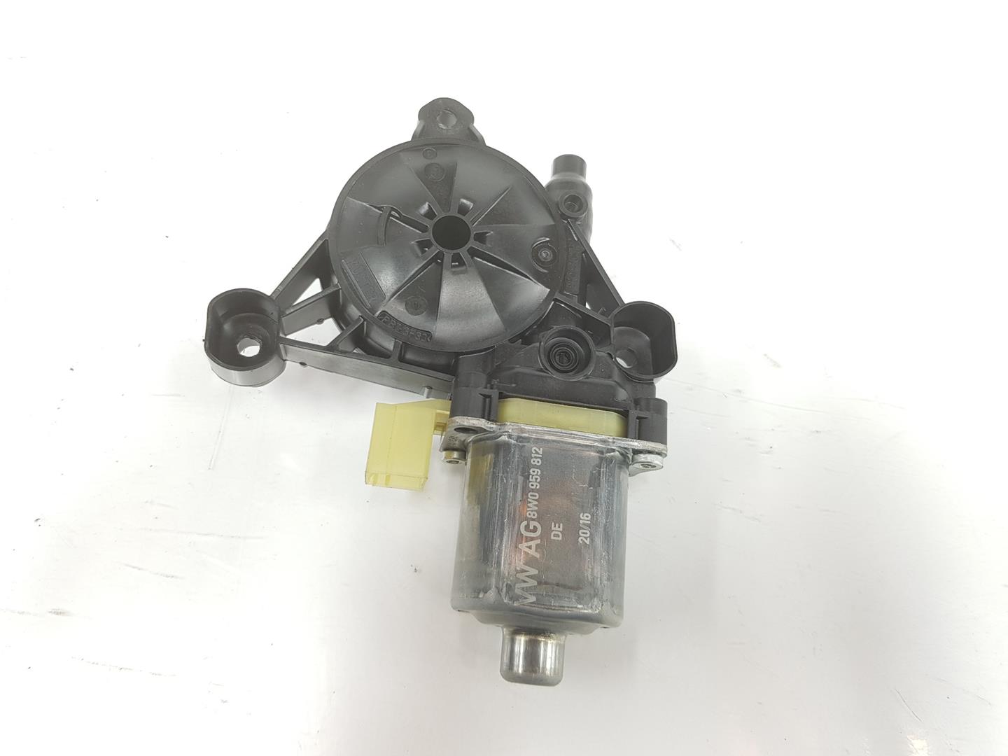 AUDI A4 B9/8W (2015-2024) Moteur de commande de vitre de porte arrière droite 8W0959812,8W0959812,2222DL 24190148