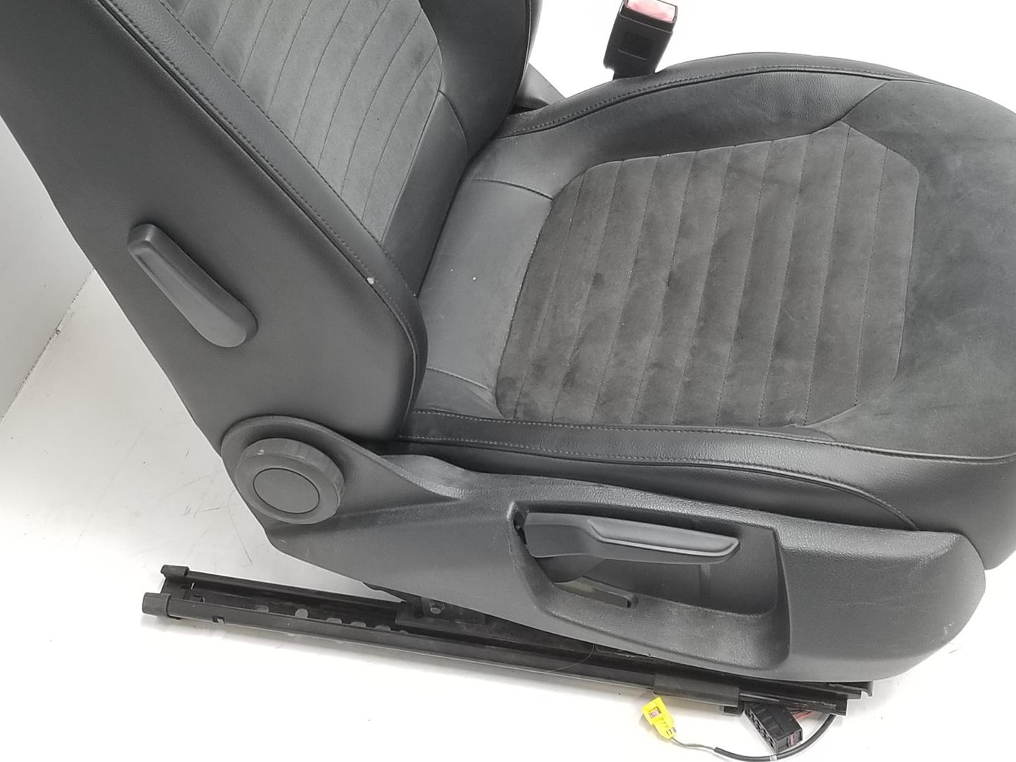 VOLKSWAGEN Passat B7 (2010-2015) Front Right Seat DECUEROYANTRACITA,MANUAL 20353470