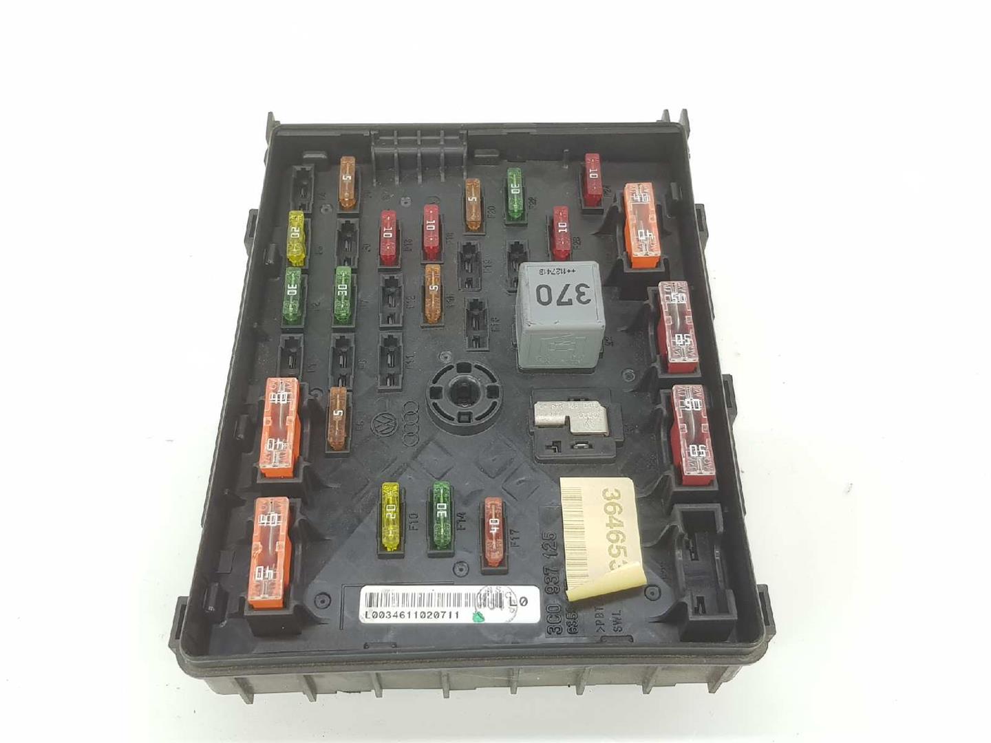 VOLKSWAGEN Passat B7 (2010-2015) Fuse Box 3C0937125, 3C0937125A 19702368