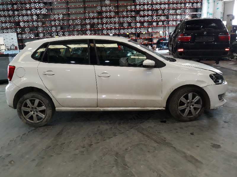 VOLKSWAGEN Polo 5 generation (2009-2017) Galinių dešinių durų išorinė rankenėlė 5N0837205MGRU,5N0837205F 19597745