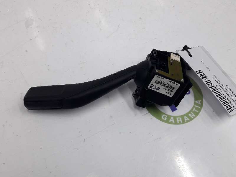 VOLKSWAGEN Caddy 3 generation (2004-2015) поворота переключение  1K0953513,01103500 19661753