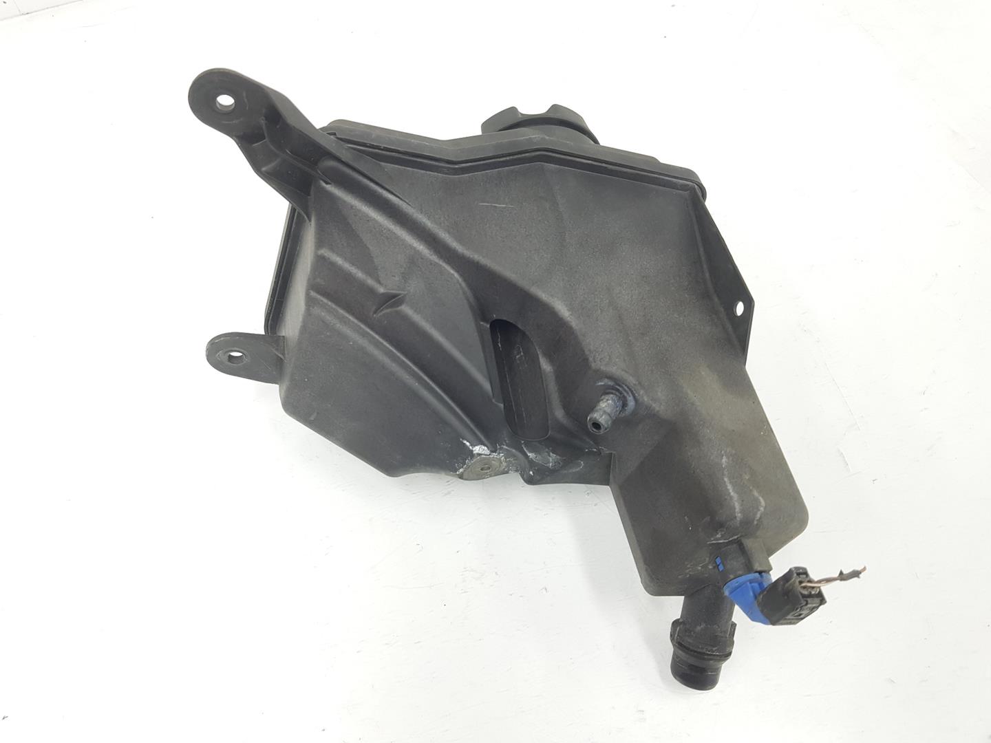 BMW 3 Series E90/E91/E92/E93 (2004-2013) Expansion Tank 8570079,17138570079 19805828