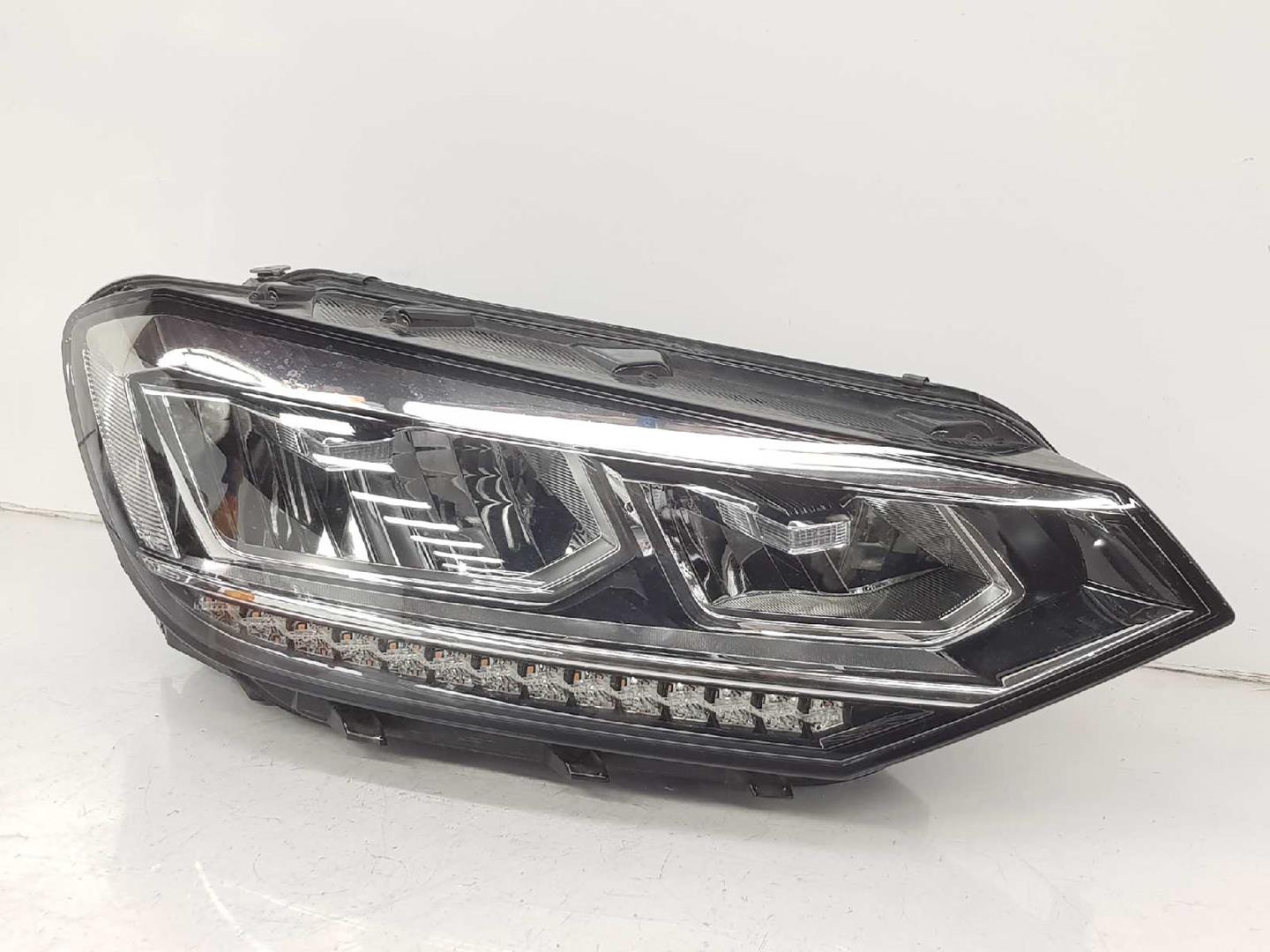 VOLKSWAGEN Touran 3 generation (2015-2023) Oikea etuvalo 5TB941036B, LED 24107859