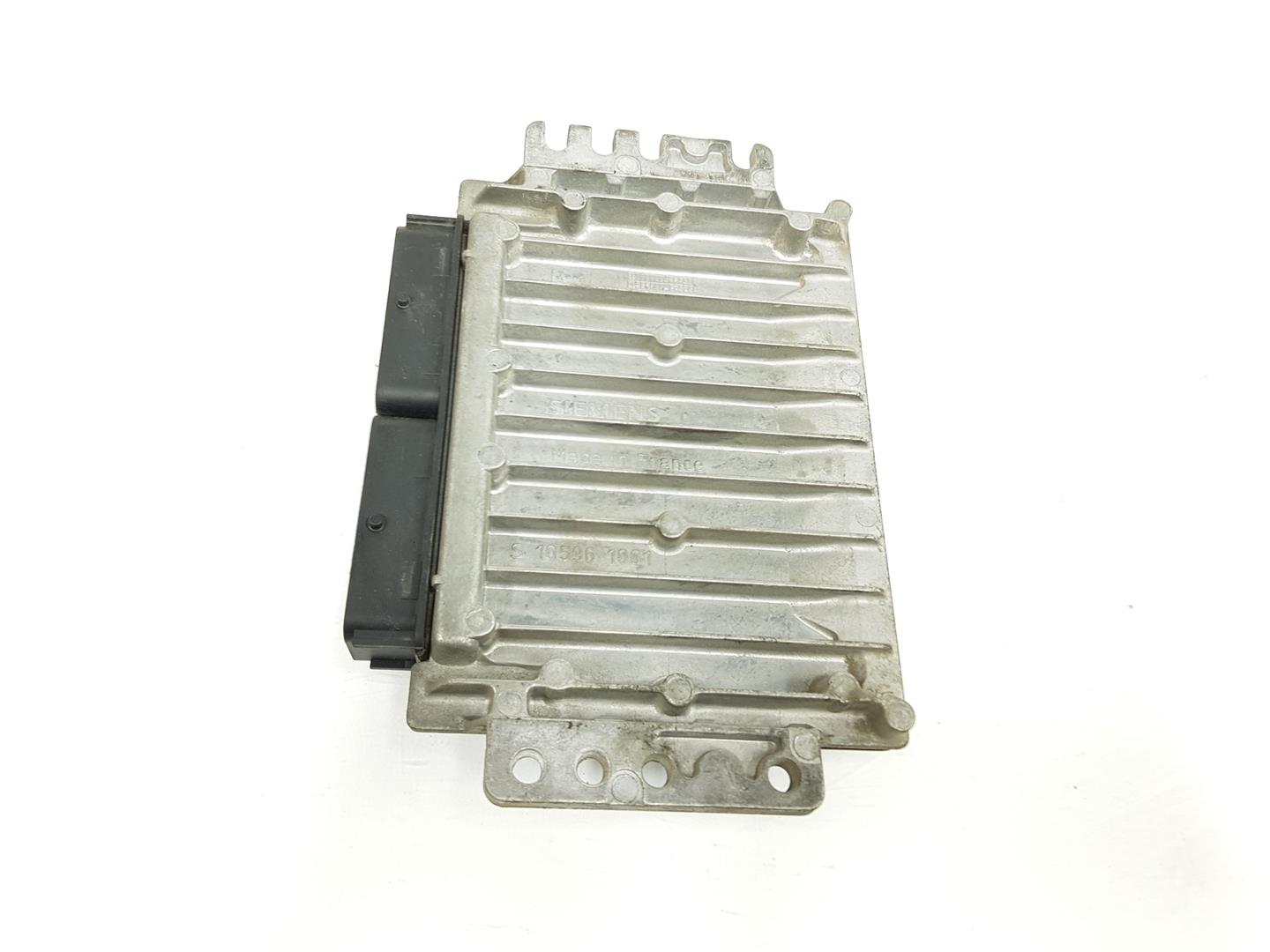 RENAULT Clio 3 generation (2005-2012) Variklio kompiuteris 8200059086, 8200059086 23079841