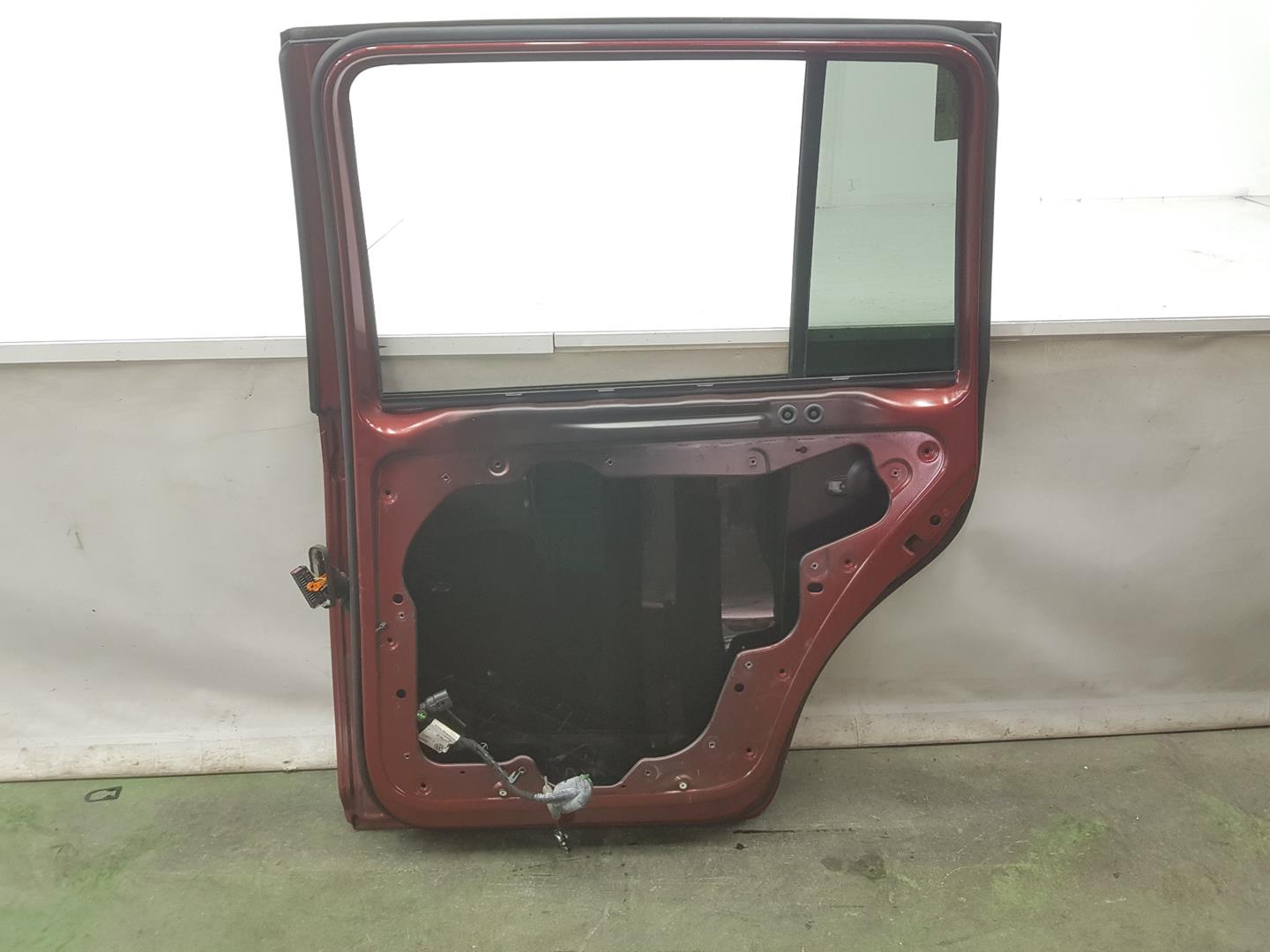 VOLKSWAGEN Touran 1 generation (2003-2015) Rear Right Door 1T0833056R, 1T0833056R 19799925