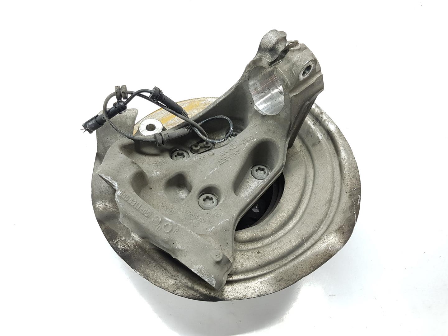 BMW 4 Series F32/F33/F36 (2013-2020) Vasen etupyörän napa 6799097,31216799097 24246339