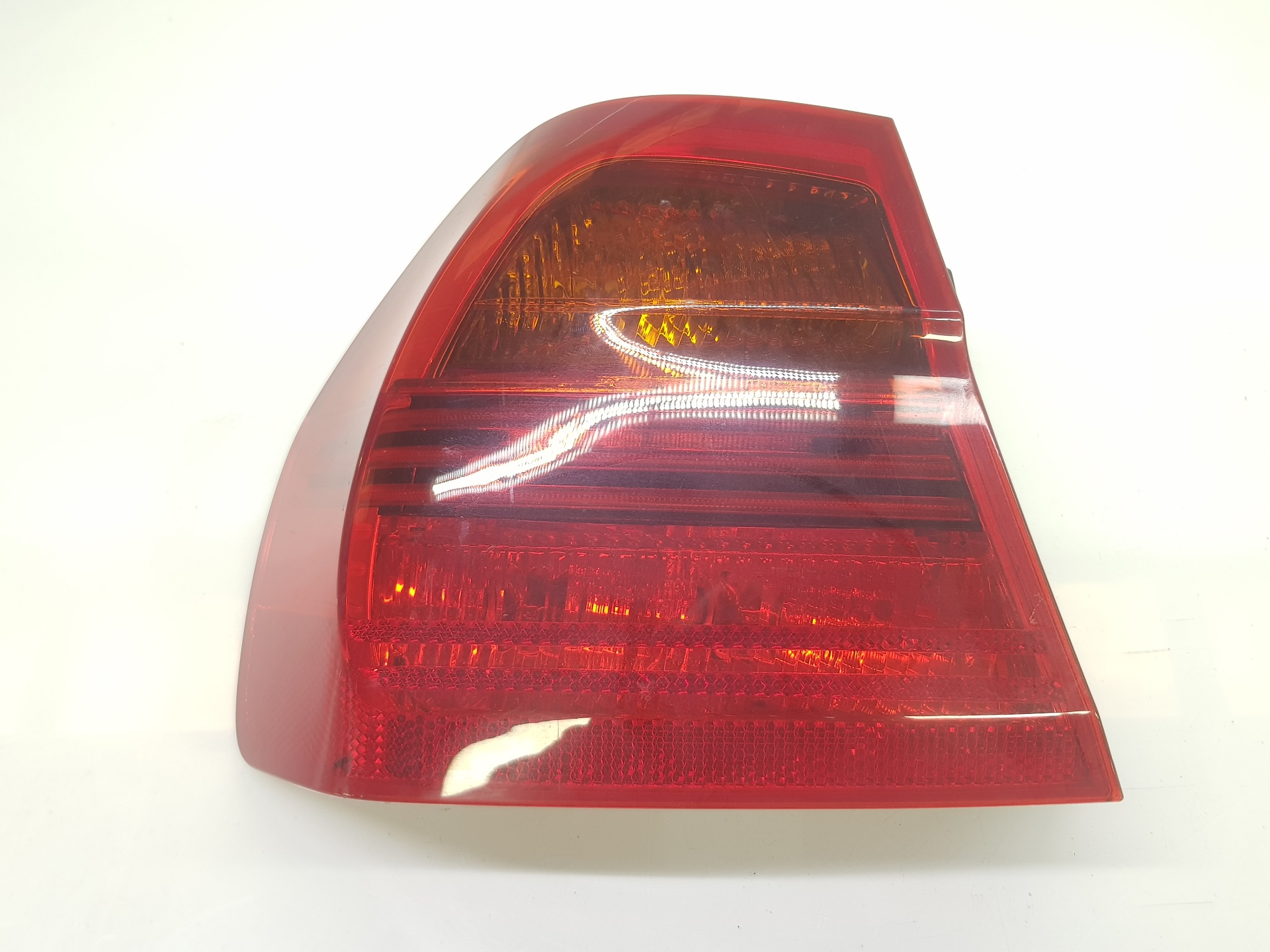 Scheinwerfer hinten links N47D20A 63216937457 de Bmw Serie 3 berlina 2004-2012 184 CV - pieza usada