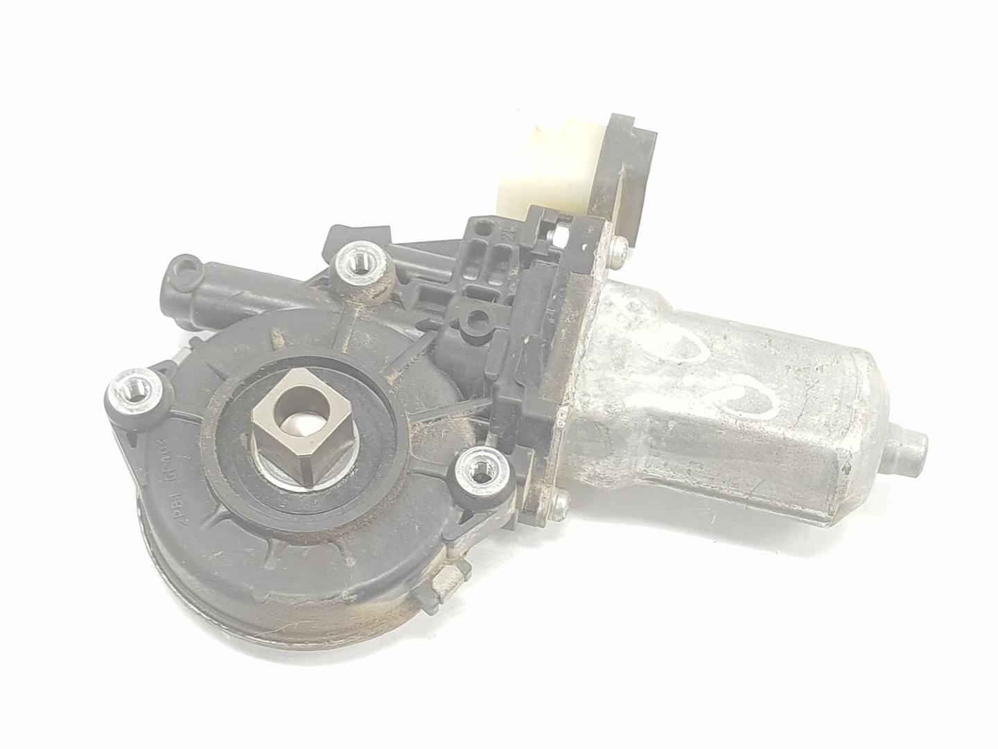 MITSUBISHI Pajero 4 generation (2006-2023) Moteur de commande de vitre de porte avant droite MR989947, 0620402220, SOLOMOTOR 19834714