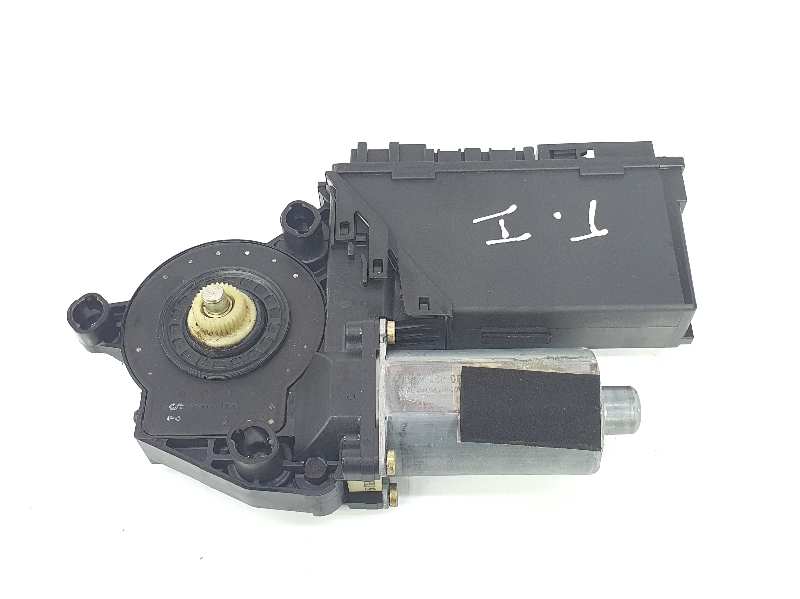 AUDI A8 D3/4E (2002-2010) Moteur de commande de vitre de porte arrière gauche 4E0959801A, 4E0959801D, 992824105 24116588