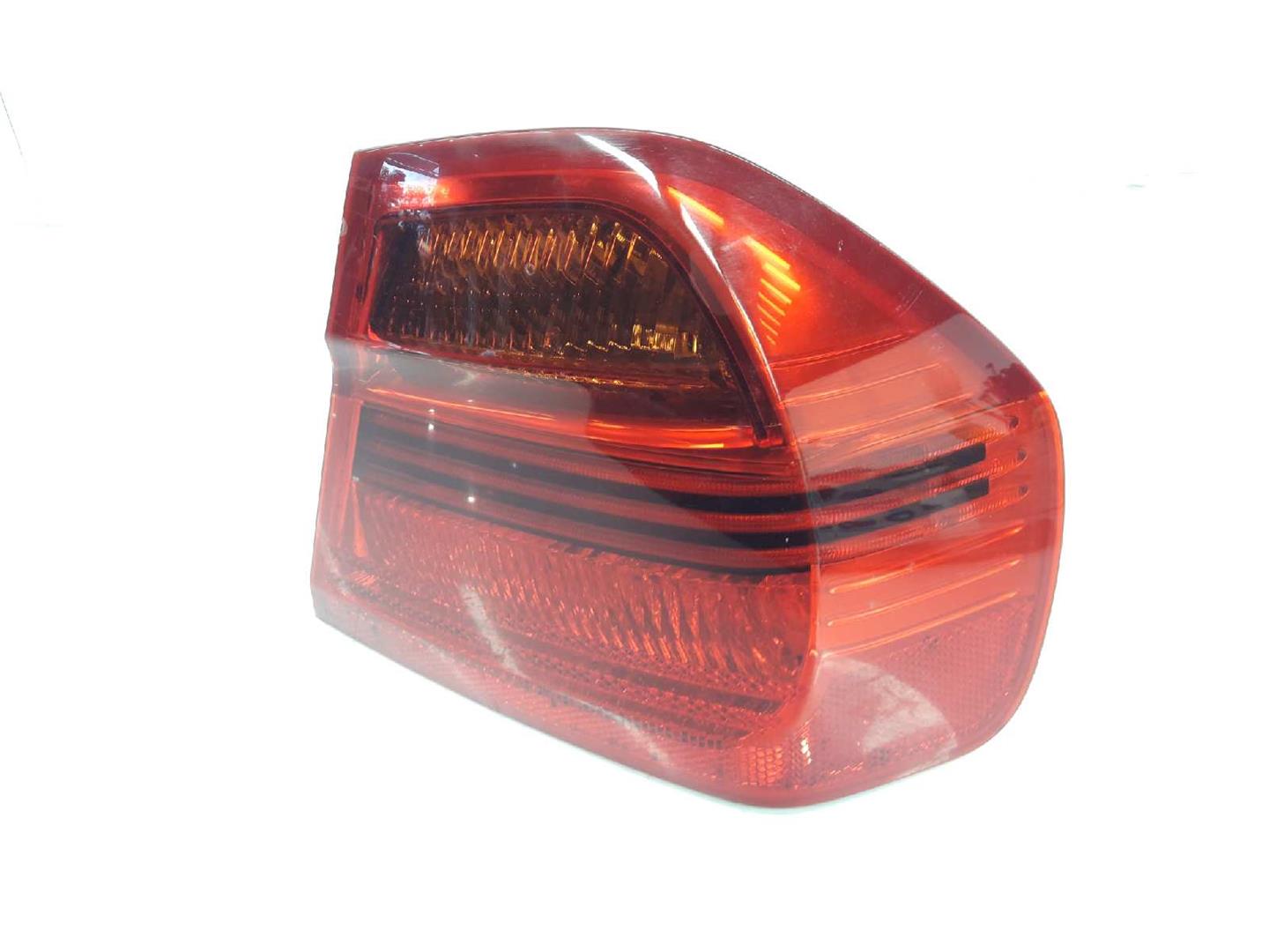 Piloto trasero derecho 204D4 63216937458 de Bmw Serie 3 berlina 2004-2012 184 CV - pieza usada