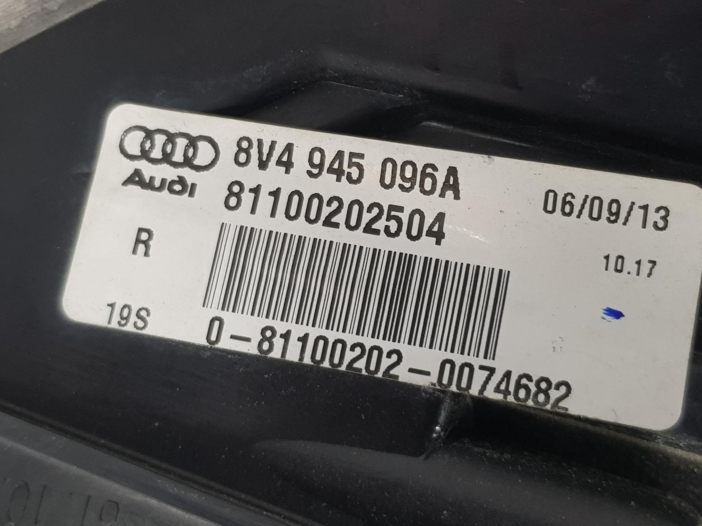 AUDI A3 8V (2012-2020) Galinis dešinys žibintas 8V4945096A, 8V4945096A 22487605