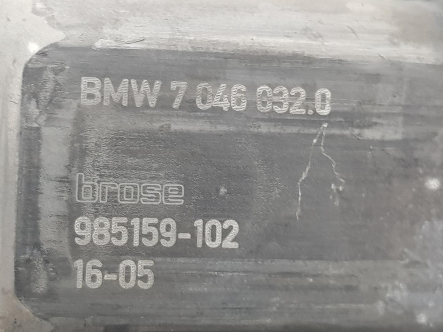 BMW 4 Series F32/F33/F36 (2013-2020) Priekinių dešinių durų stiklo pakelėjo varikliukas 67627046032,7046032 24212148