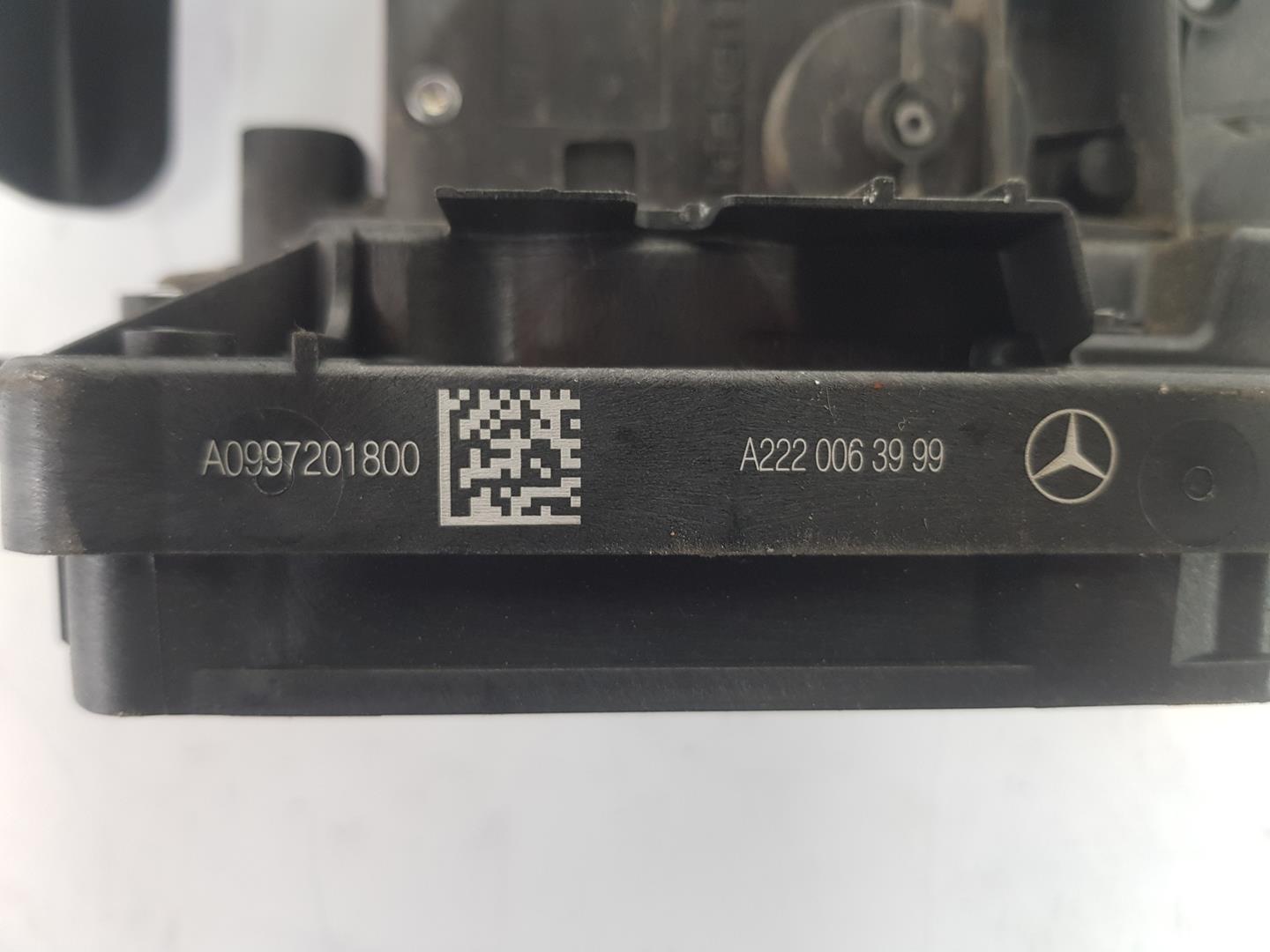 MERCEDES-BENZ C-Class W205/S205/C205 (2014-2023) Priekšējo labo durvju slēdzene A0997201800, A0997206801 19886681