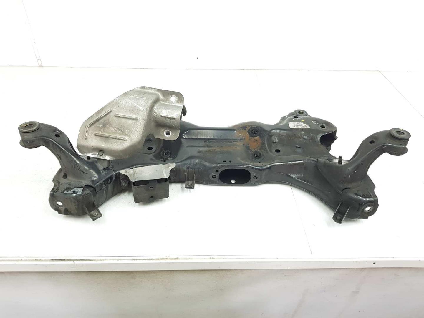 HYUNDAI i40 VF (1 generation) (2011-2020) Priekinis traversas 624013Z750, 624053Z750 24548869