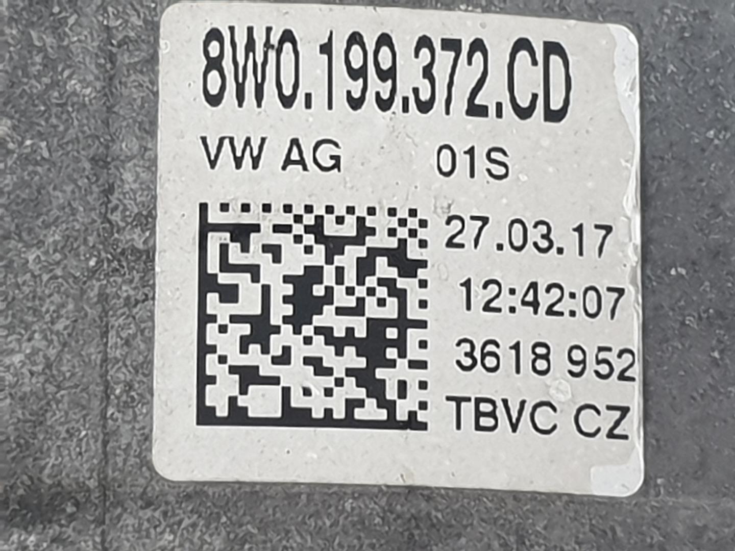 AUDI A4 B9/8W (2015-2024) Dešinė variklio pagalvė 8W0199372CD, 8W0199372CD 24240880