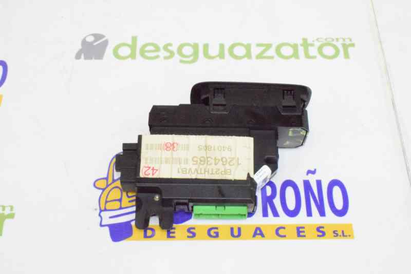 VOLVO XC90 1 generation (2002-2014) Commutateur de vitre de porte avant droite 30658147, 30746075 19561714