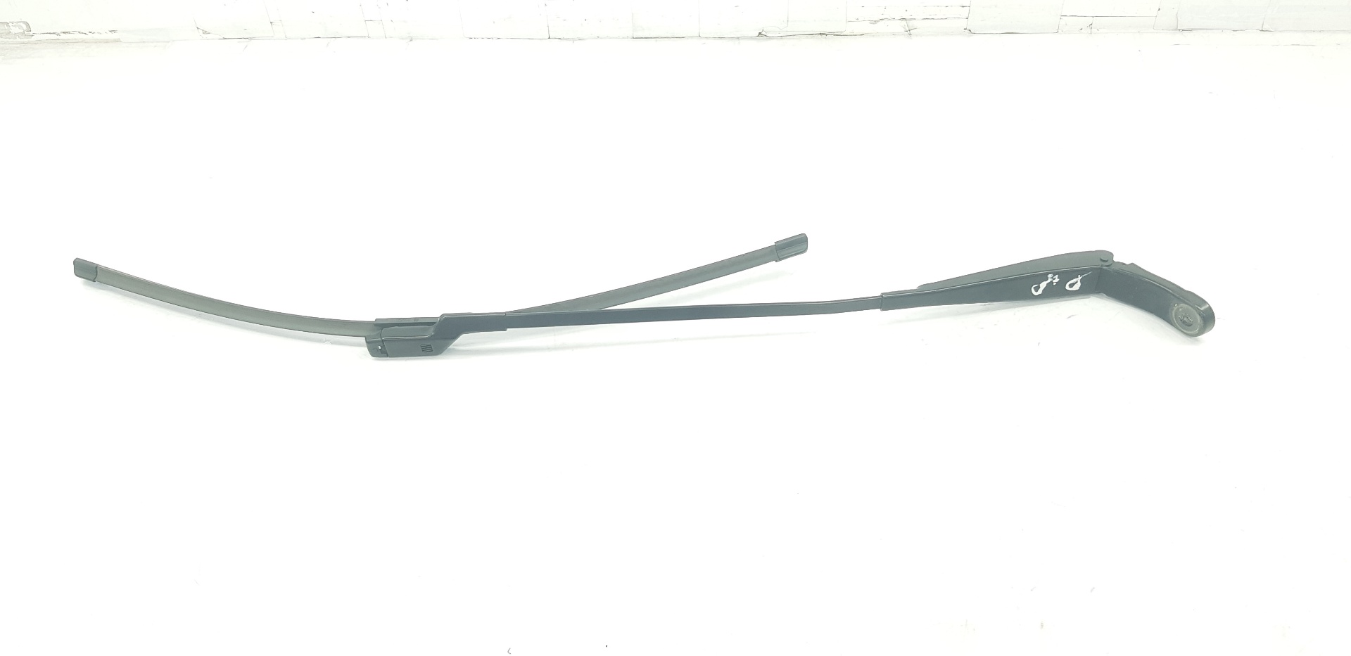 PEUGEOT 3008 1 generation (2010-2016) Front Wiper Arms 6429GG,9683098980 24157586