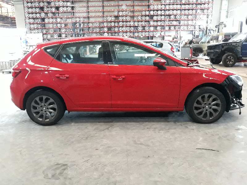 SEAT Leon 3 generation (2012-2020) Priekinių dešinių durų išorinė rankenėlė 5G0837206N, 5G0837206N, COLORROJOV0/S3Q2222DL 19744321