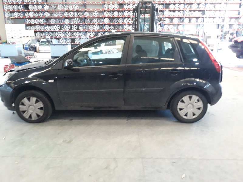 FORD Fiesta 5 generation (2001-2010) Galinių dešinių durų išorinė rankenėlė 1521067,5S6YB22404CDXWAA,COLORNEGRO 19583022