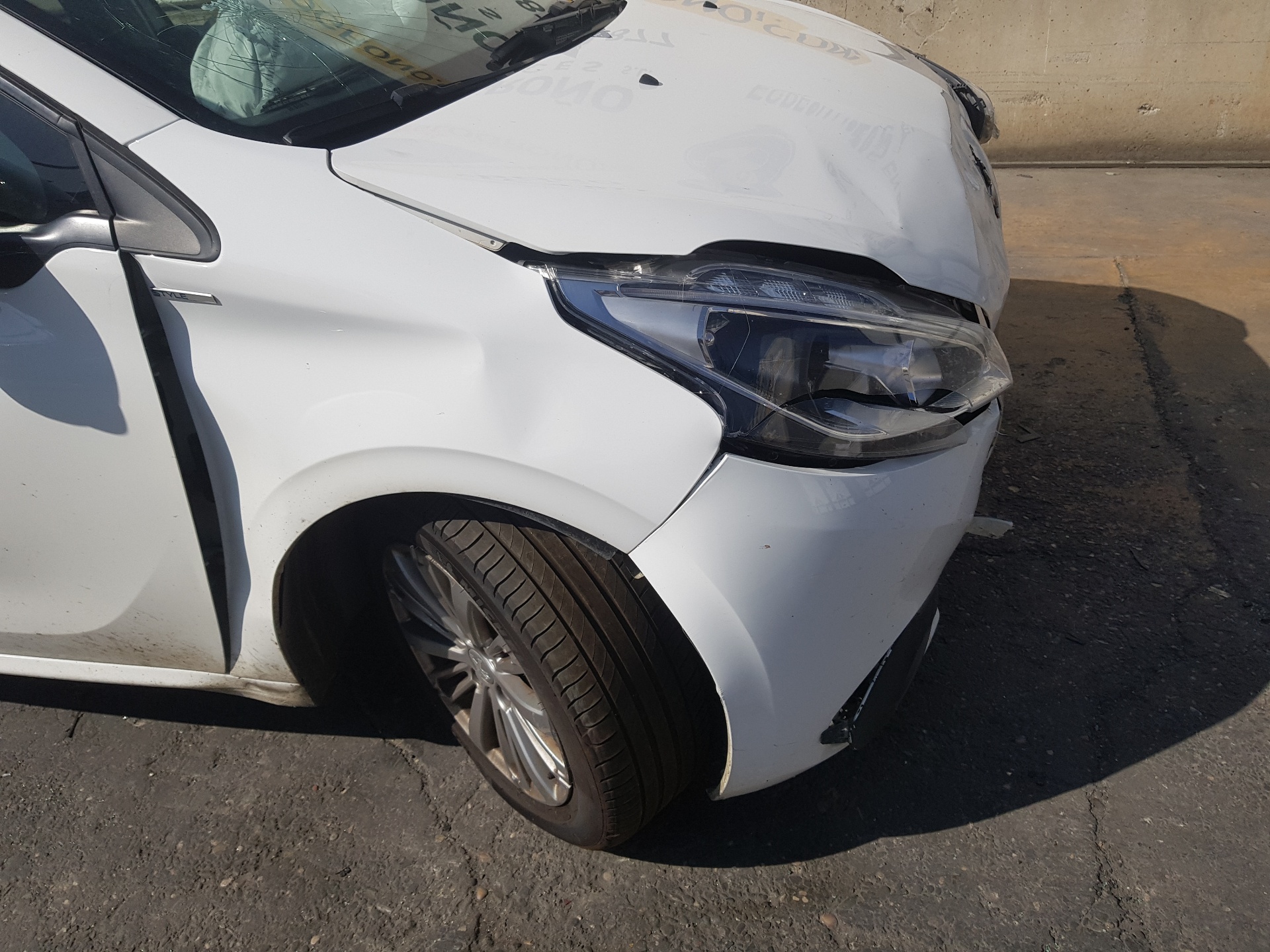 PEUGEOT 208 Peugeot 208 (2012-2015) Ручка ручного гальма 98062965ZD,98062965ZD 27258627