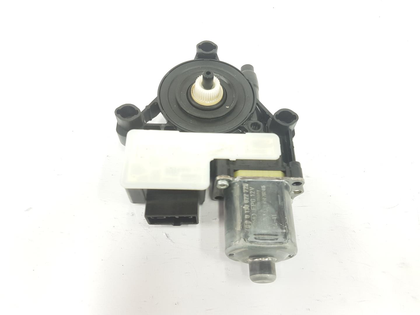 SEAT Leon 3 generation (2012-2020) Rear Left Door Window Control Motor 5Q0959811A,5Q0959811A,2222DL 19935235