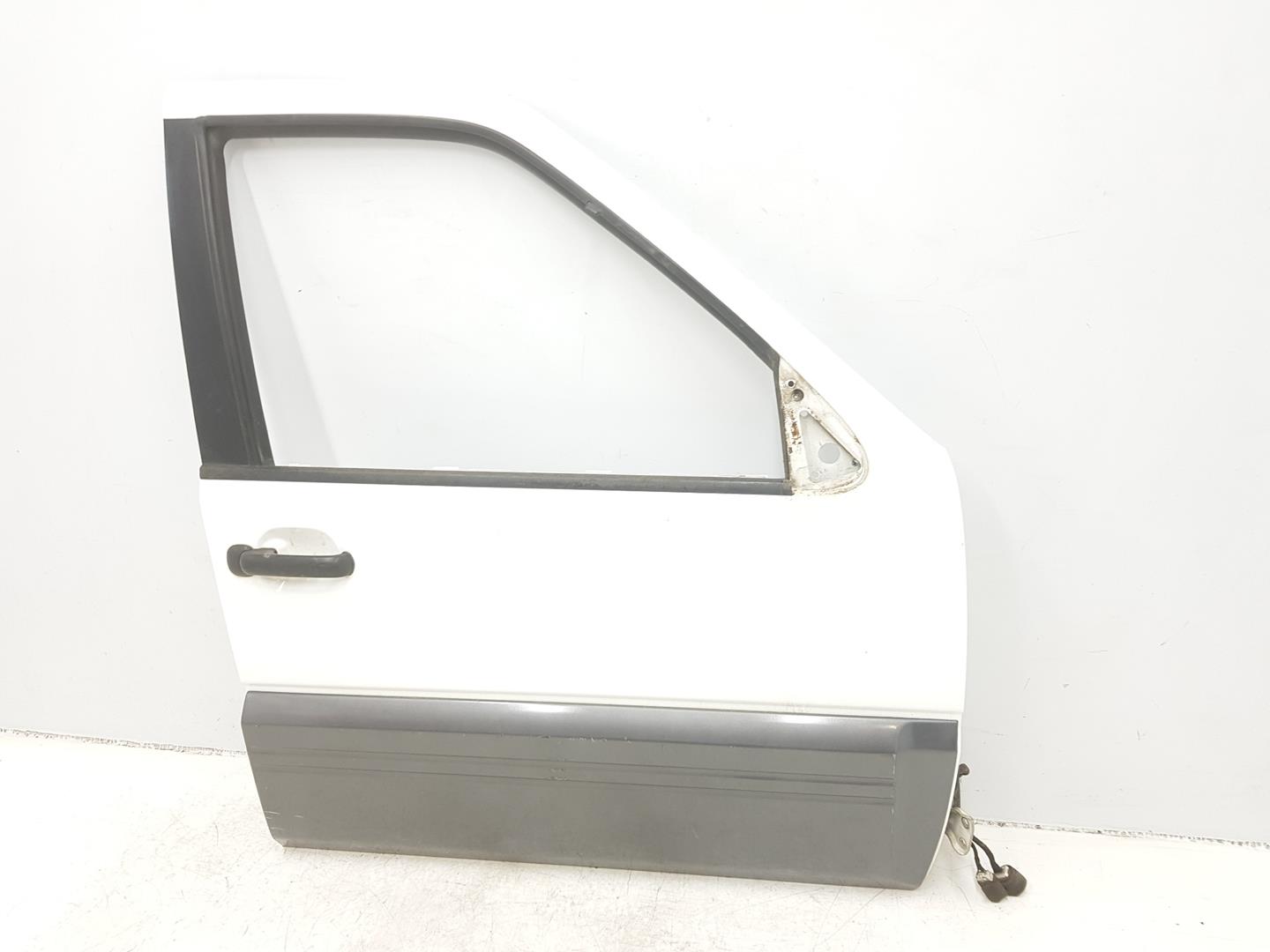 NISSAN Terrano 2 generation (1993-2006) Front Right Door 801007F732,BLANCO326 19888121