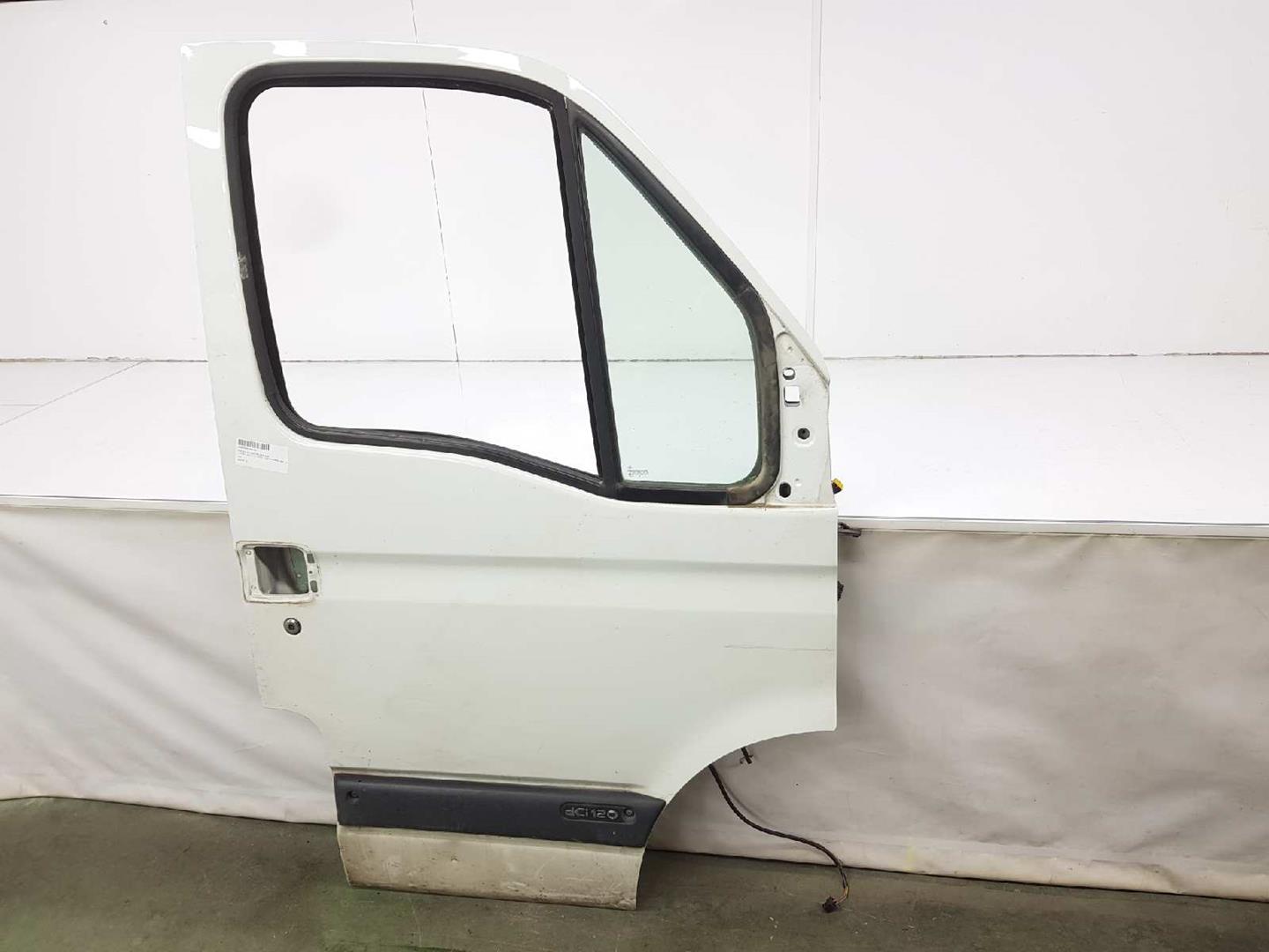 RENAULT Master 2 generation (1997-2010) Передняя правая дверь 7751474637, 7751474637, BLANCO 24549736