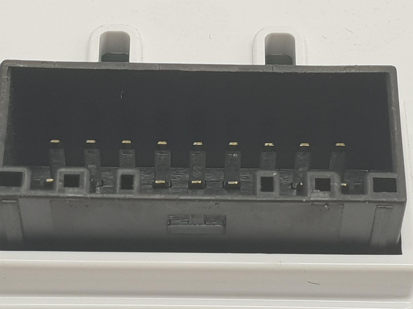 HYUNDAI i30 PD ( 3 generation) (2017-2024) Priekinių kairių durų langų pakėlimo mygtukai 93571G3030, 93571G3030 24238402