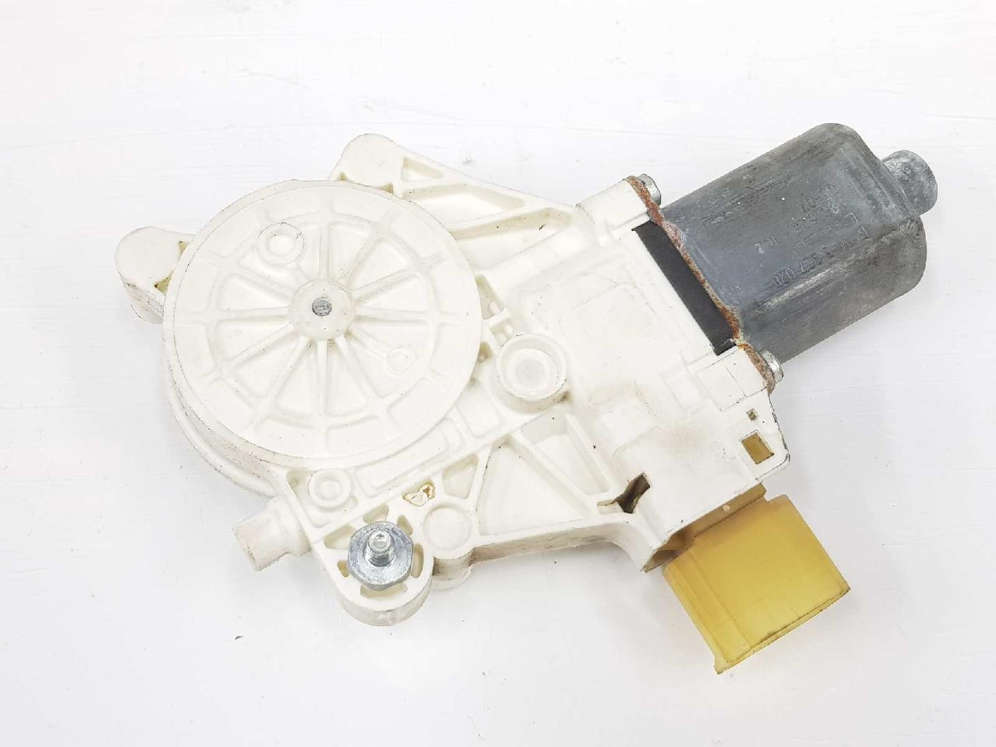 BMW 3 Series E90/E91/E92/E93 (2004-2013) Front Right Door Window Control Motor 67626927028,6927028 19646982