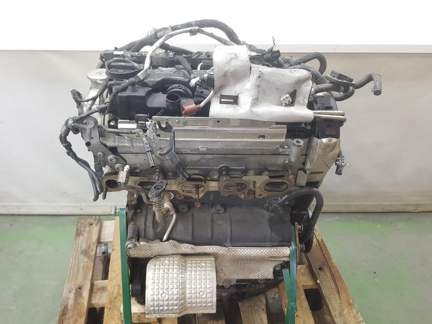 VOLKSWAGEN Variant VII TDI (2014-2024) Motor CUNA, 04L100090L 25356496