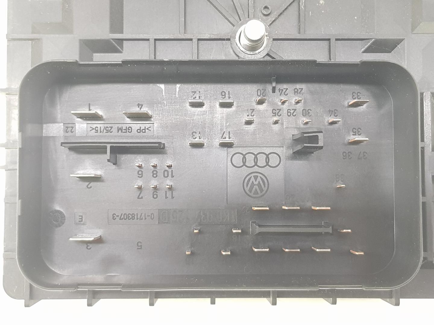 VOLKSWAGEN Golf 6 generation (2008-2015) Saugiklių dėžė 1K0937125D ...