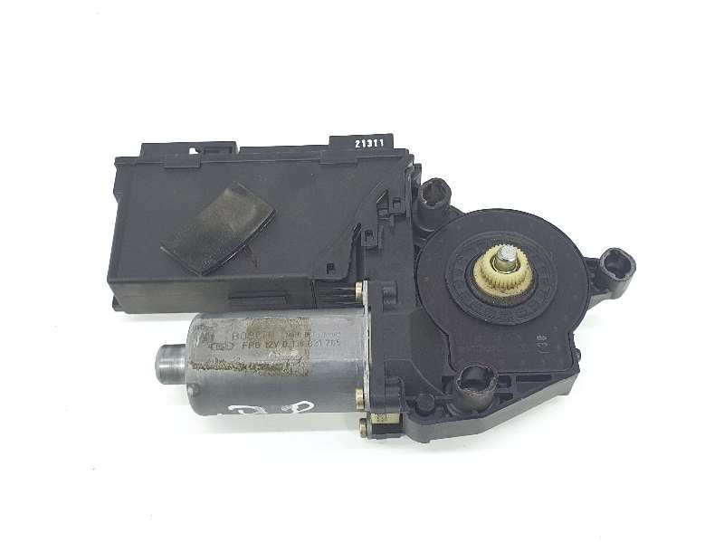 AUDI A8 D3/4E (2002-2010) Moteur de commande de vitre de porte avant droite 4E1959802, 992821105, 4E1959802F 24115135