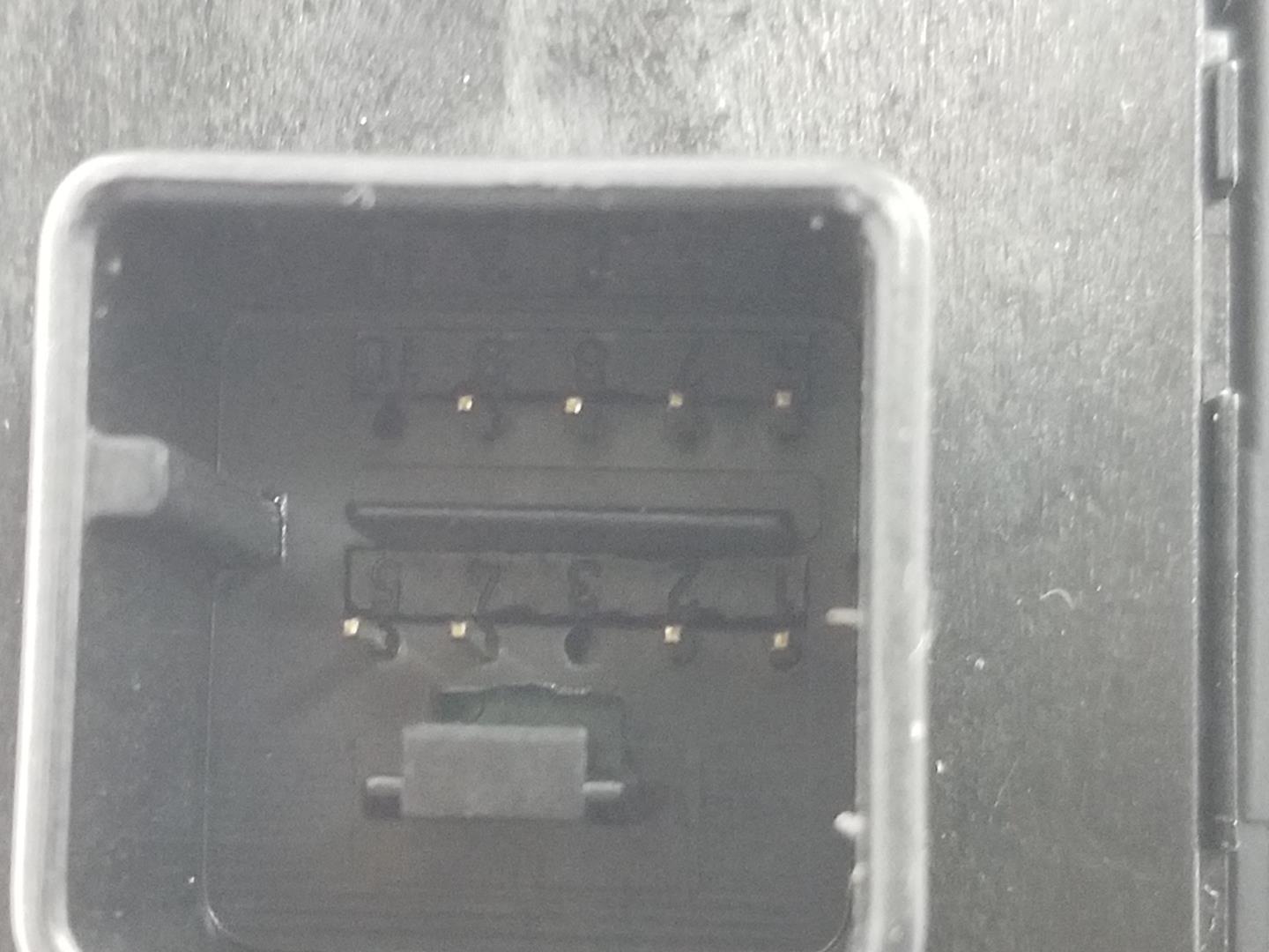 VOLKSWAGEN Tiguan 1 generation (2007-2017) Priekinių kairių durų langų pakėlimo mygtukai 1K4959857C, 1K4959857C 20580016