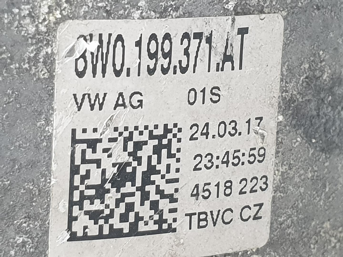 AUDI A4 B9/8W (2015-2024) Kairė variklio pagalvė 8W0199371AT, 8W0199371AT 24240930