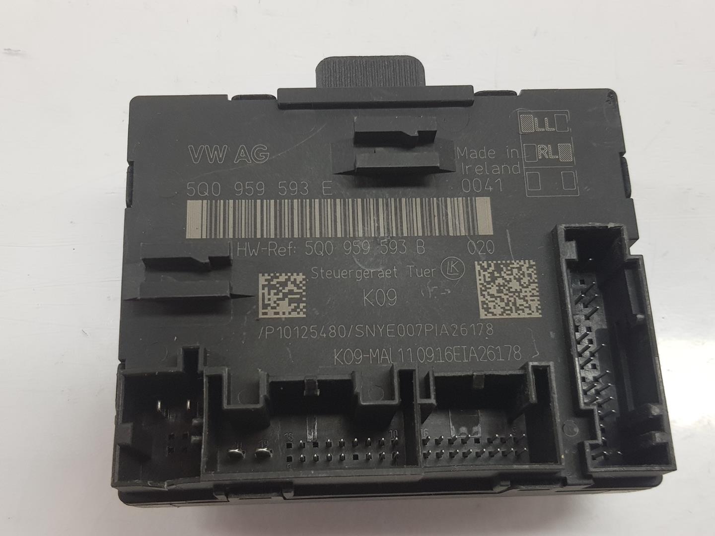 AUDI A3 8V (2012-2020) Other Control Units 5Q0959593E, 5Q0959593E, 1141CB2222DL 19935283