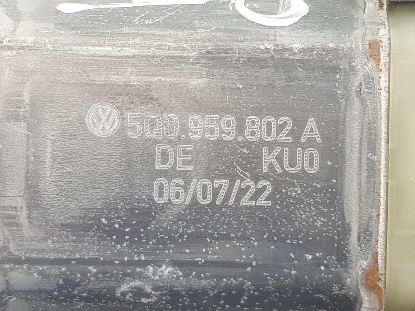 VOLKSWAGEN T-Roc 1 generation (2017-2024) Vänster framdörr Fönsterregulatormotor 5Q0959802A, 5Q0959802A, SOLAMENTEELMOTOR 24141616