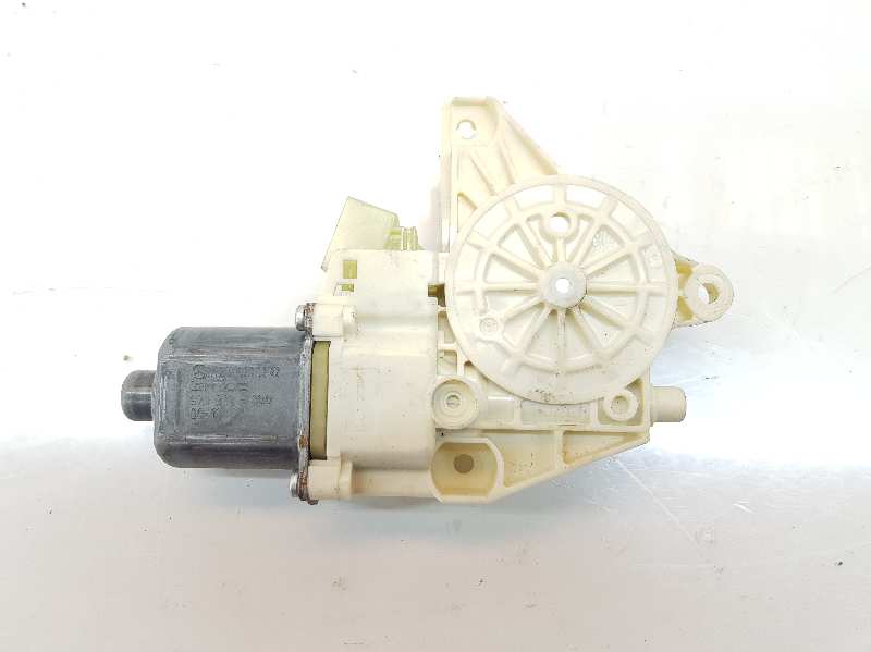 MERCEDES-BENZ GLK-Class X204 (2008-2015) Front Right Door Window Control Motor A2048200242, 971218100, 0130822502 19661175