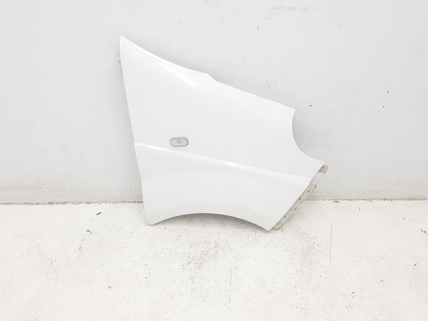 RENAULT Trafic 2 generation (2001-2015) Front Right Fender 7782524467, 7782524467, BLANCO 21803806